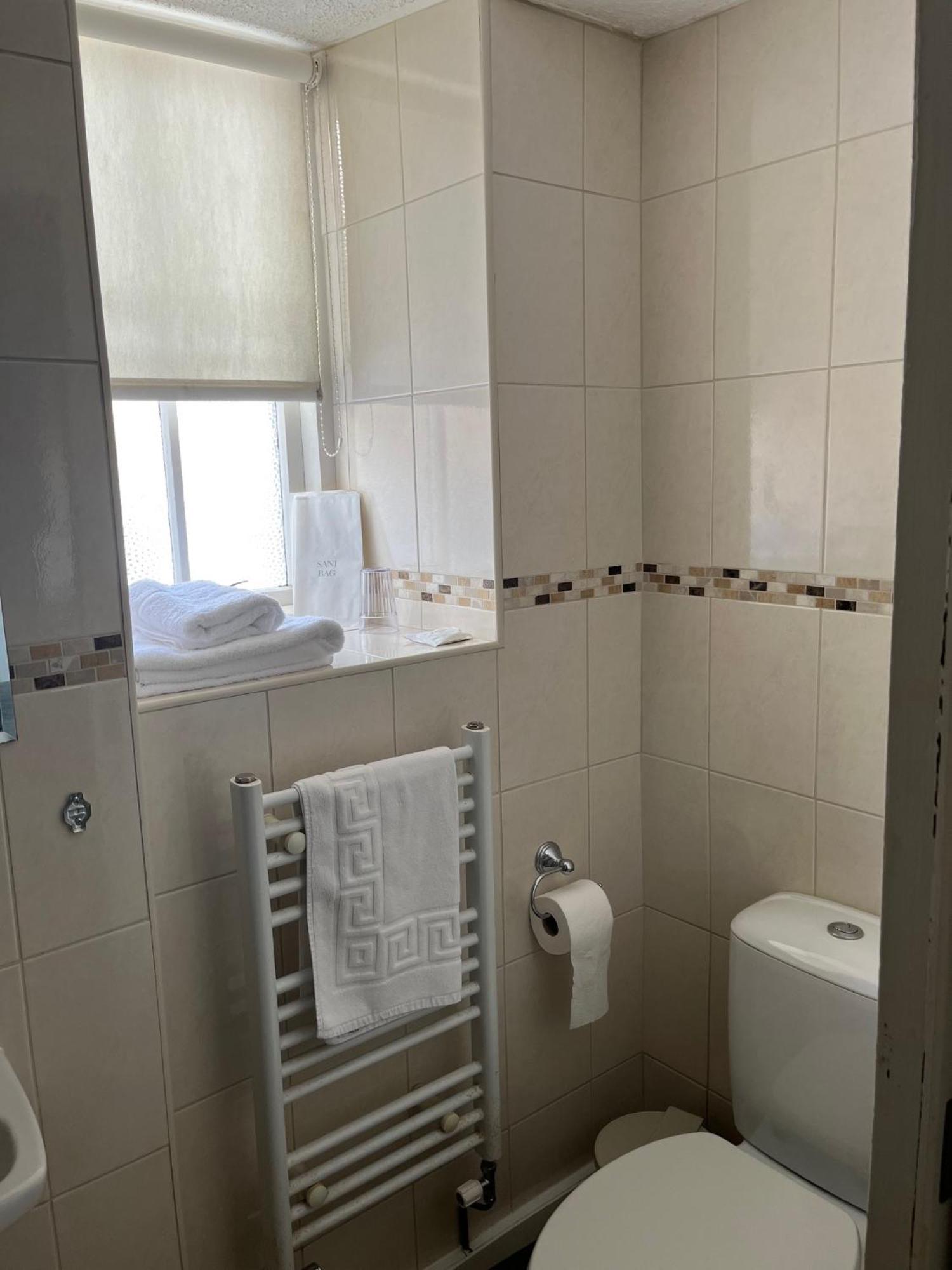 טנבי No: 1 The Esplanade Guest Accommodation. חדר תמונה
